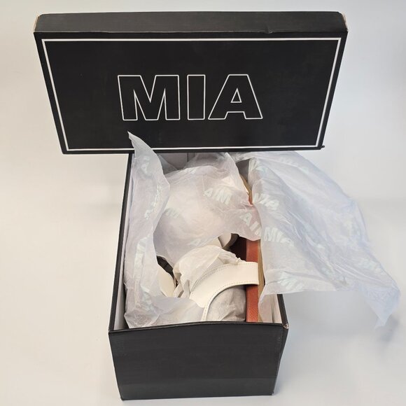 MIA Flat Elastic Strap Sandals Size 8 White Faux Leather Casual Summer Shoes NIB - Picture 9 of 9